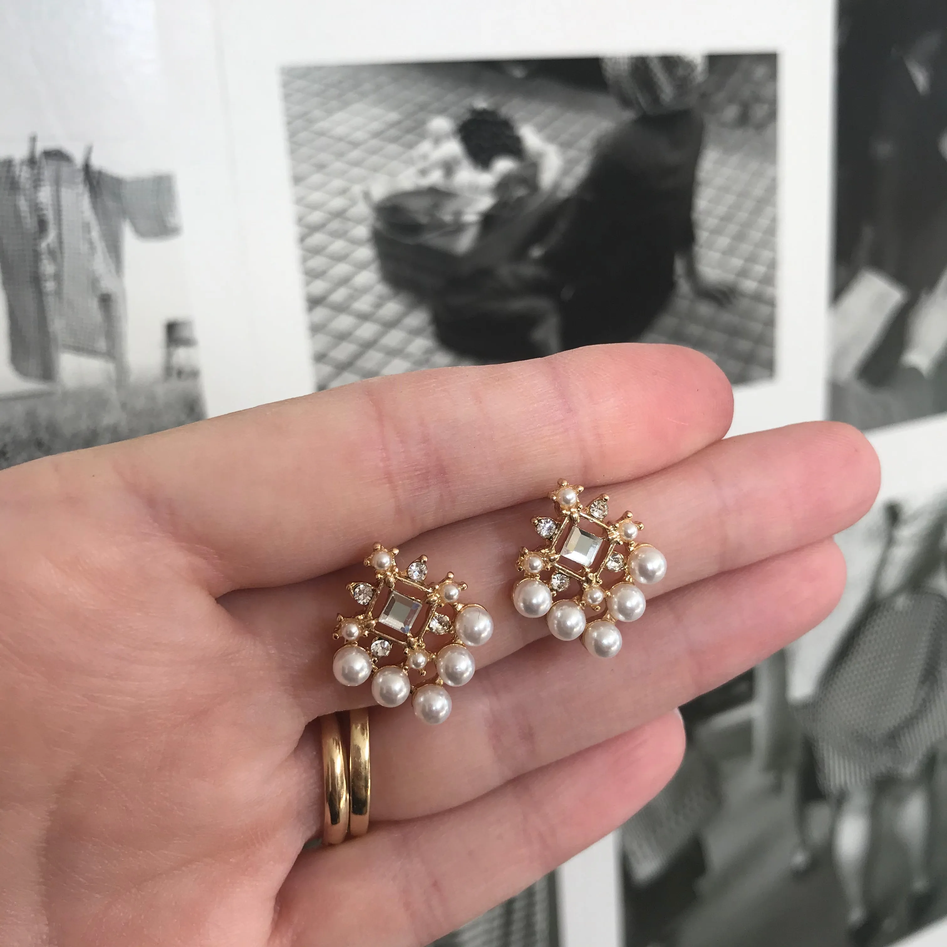 Anne Crystals Pearls Diamond Shaped Earring