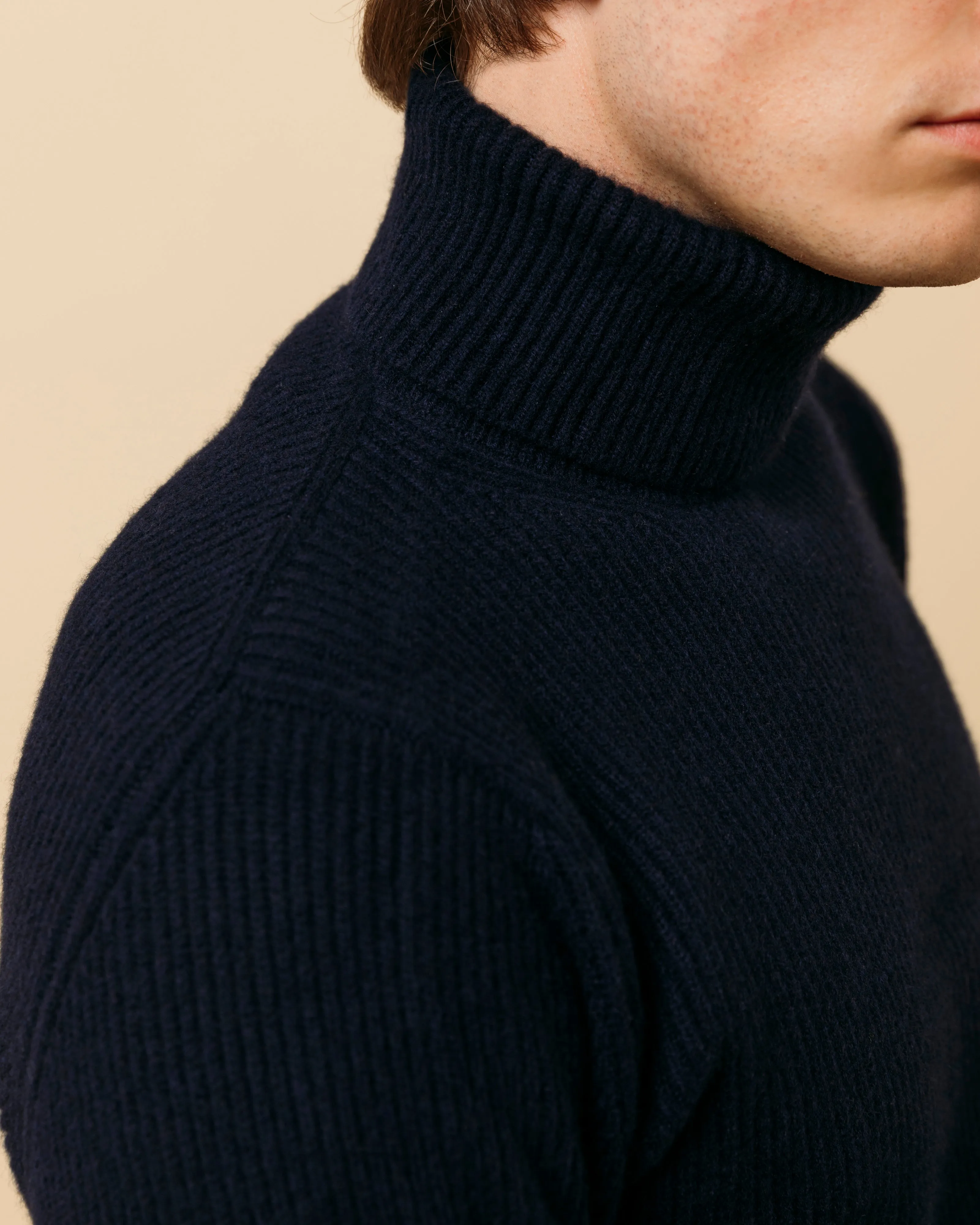 Cashmere ribbed submariner rollneck in navy