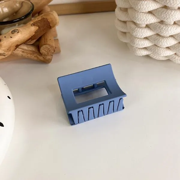 Minimalist Blue Color Tone Claw Hair Clips