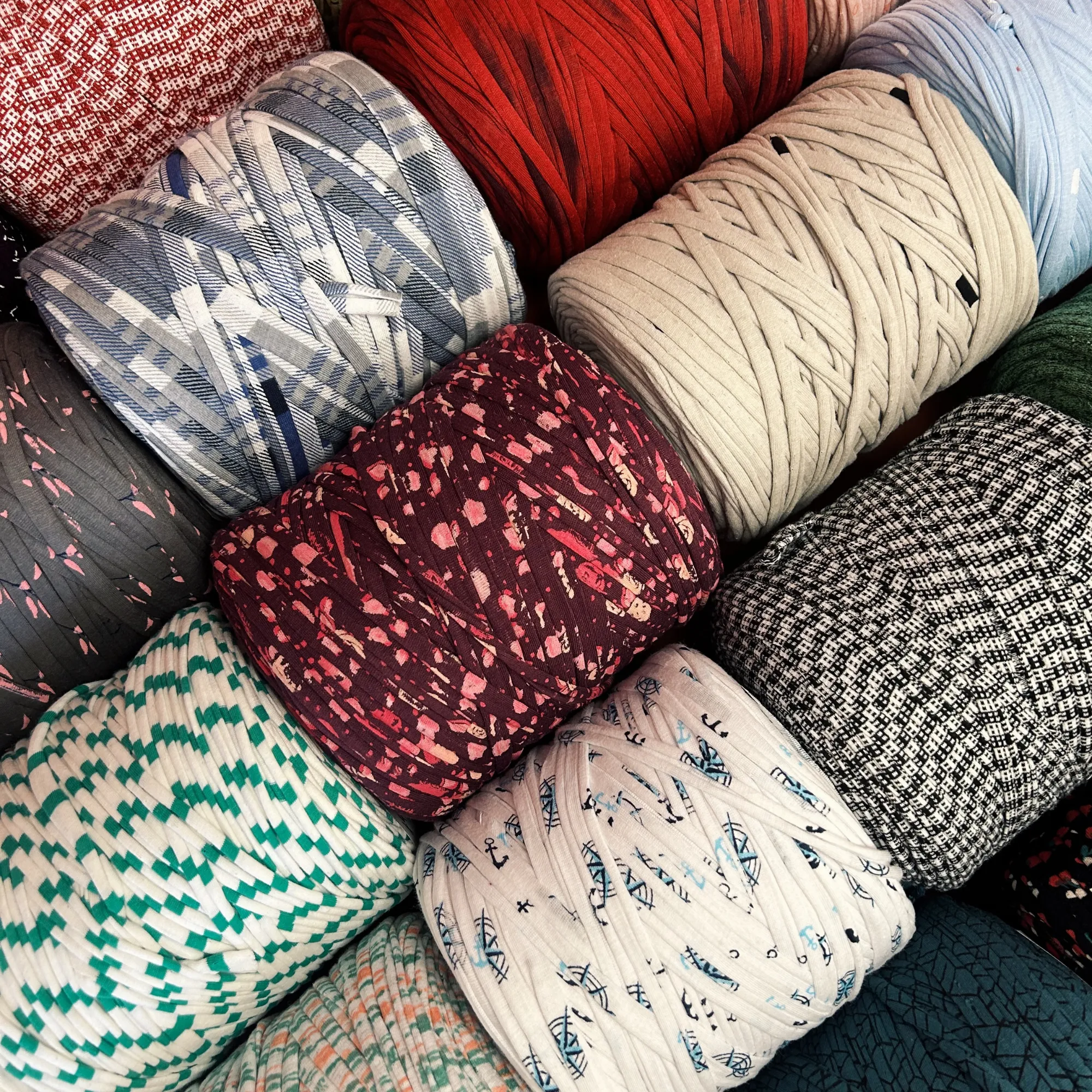Printed Recycled T-Shirt Fabric Yarn - Flamingo Breeze