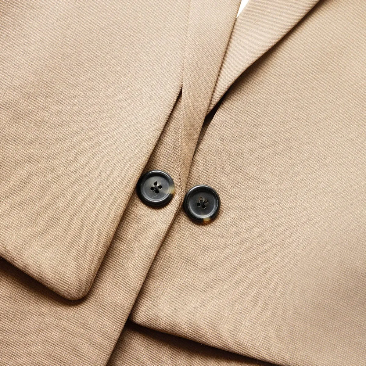 WOMEN'S CUT-OUT BLAZER